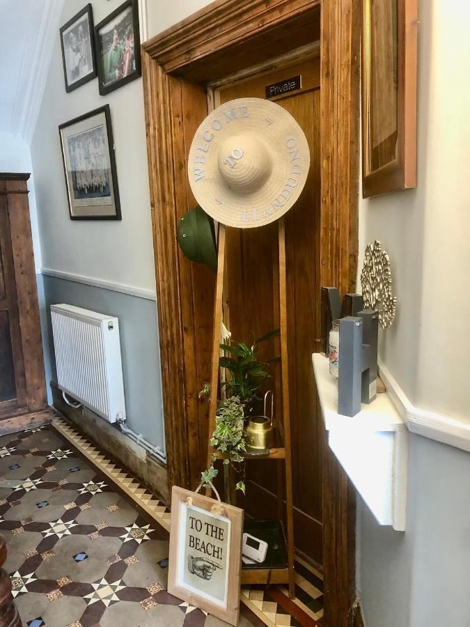 Mulberry House Hotel Llandudno Bagian luar foto