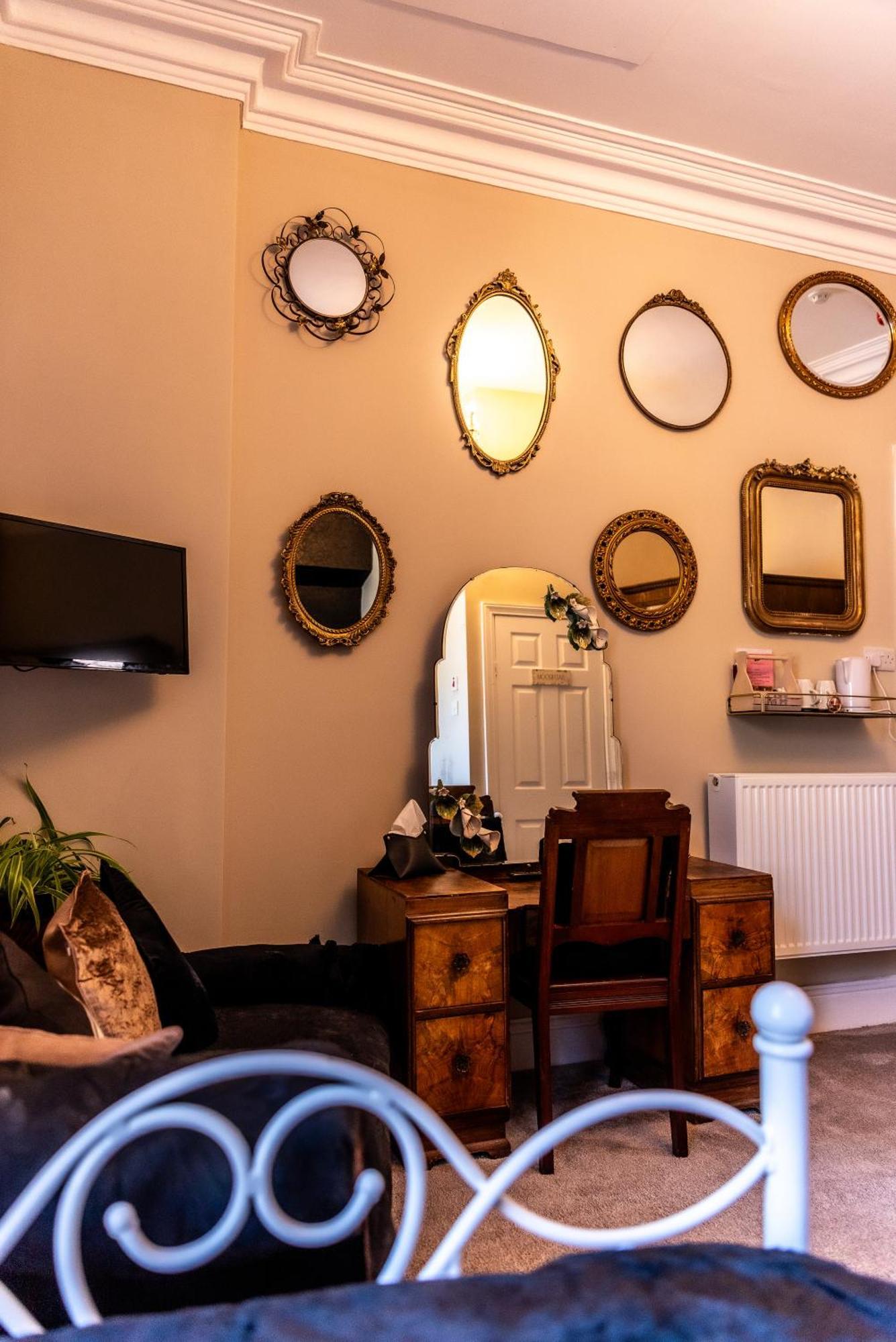Mulberry House Hotel Llandudno Bagian luar foto